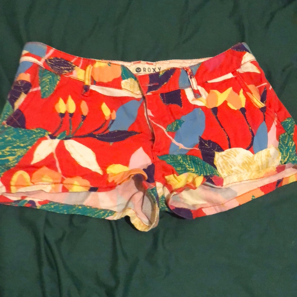 Roxy flower/Hawaiian shorts size 5